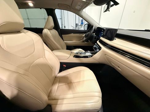 Used 2023 INFINITI QX60 Sensory w/ Vision Package image 31