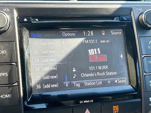 Used 2016 Toyota Camry SE image 16