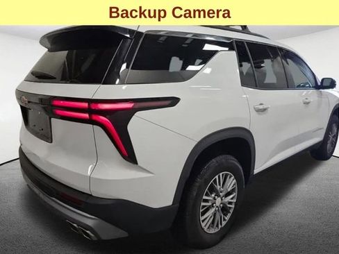 Used 2025 Chevrolet Traverse LT w/ Driver Confidence Package image 5