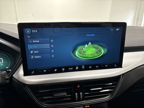 Used 2025 Ford Escape Platinum image 40