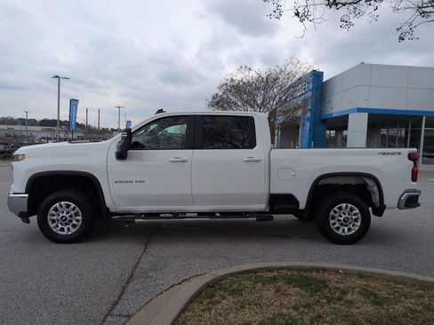 Used 2025 Chevrolet Silverado 2500 LT w/ Convenience Package image 5
