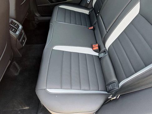 Used 2024 Volkswagen Taos SEL image 38