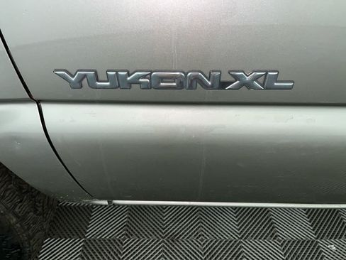 Used 2001 GMC Yukon XL SLT AWD/4WD image 11
