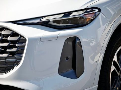 New 2025 Audi Q5 Premium image 11