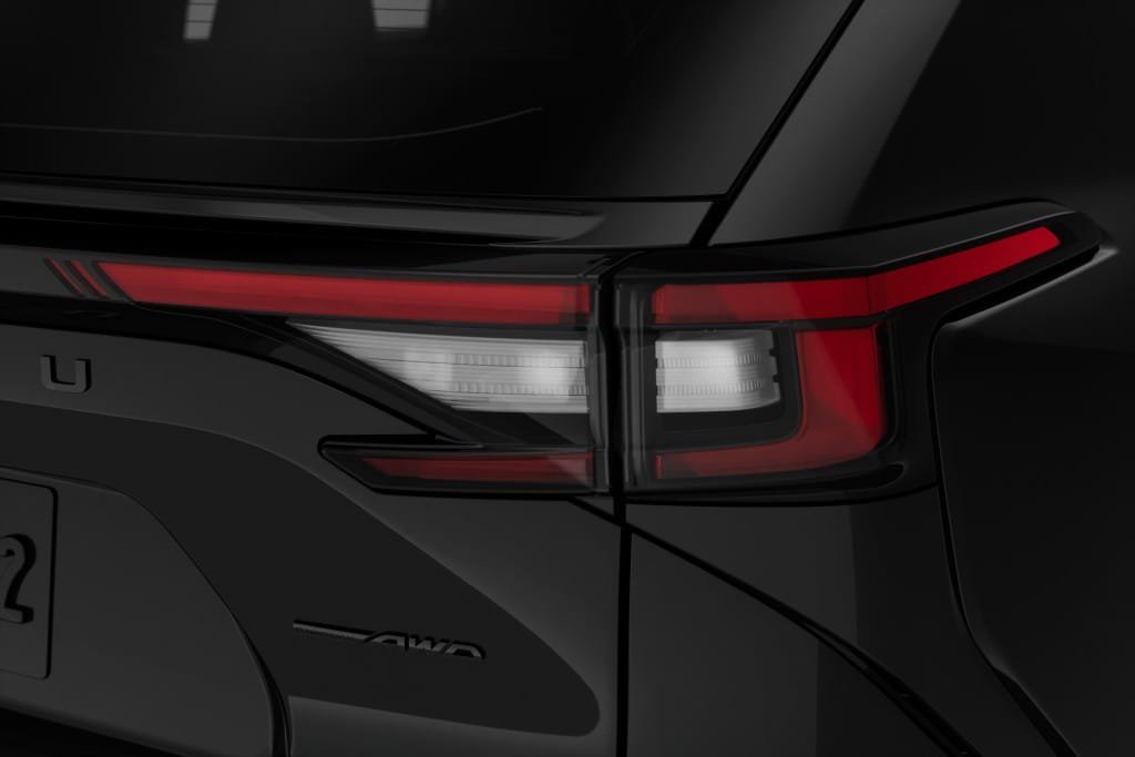 New 2027 Subaru Solterra AWD/4WD image 11