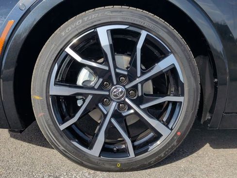 New 2026 Toyota Prius XSE Premium image 9