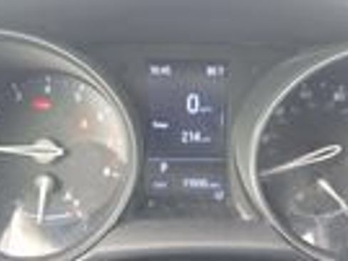 Used 2020 Toyota C-HR LE FWD image 15