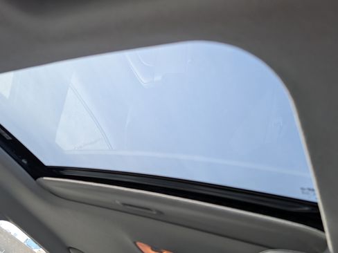 Certified 2025 Hyundai Elantra Limited image 10