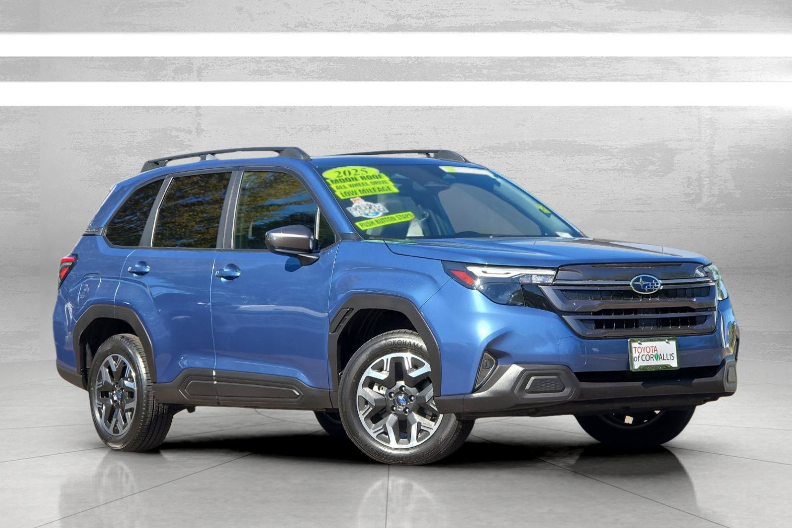 Used 2025 Subaru Forester Premium AWD/4WD image 2