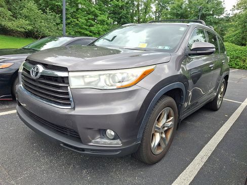 Used 2015 Toyota Highlander Limited AWD/4WD image 2