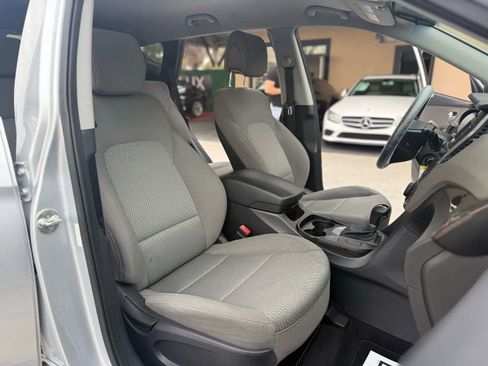 Used 2017 Hyundai Santa Fe Sport image 18