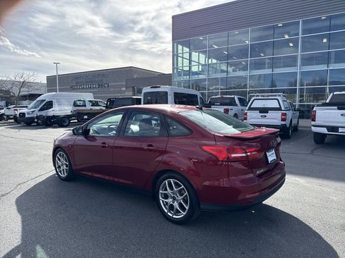 Used 2015 Ford Focus SE w/ Equipment Group 201A image 3