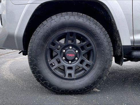 Used 2023 Toyota 4Runner TRD Off-Road Premium image 9