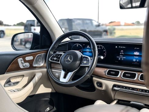 Used 2020 Mercedes-Benz GLS 450 4MATIC image 15