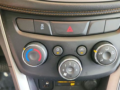 Used 2020 Chevrolet Trax LS w/ Tint and Cruise Package FWD image 30