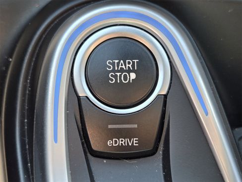 Used 2015 BMW i8 image 20