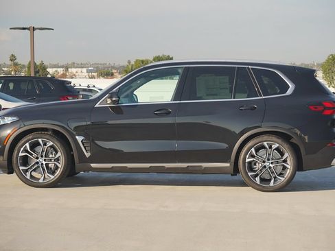 Used 2026 BMW X5 xDrive50e w/ Premium Package AWD/4WD image 4
