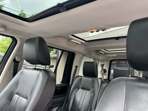 Used 2016 Land Rover LR4 HSE Silver Edition AWD/4WD image 16