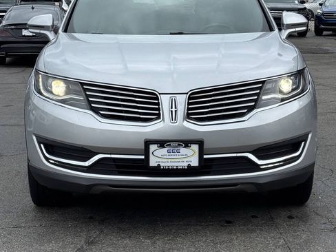 Used 2016 Lincoln MKX Reserve w/ Climate Package AWD/4WD image 3