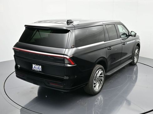 New 2026 Lincoln Navigator L Premier image 36