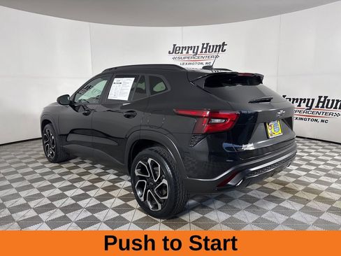 Used 2025 Chevrolet Trax RS w/ Driver Confidence Package image 7