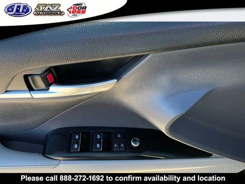 Used 2019 Toyota Camry XSE FWD image 10