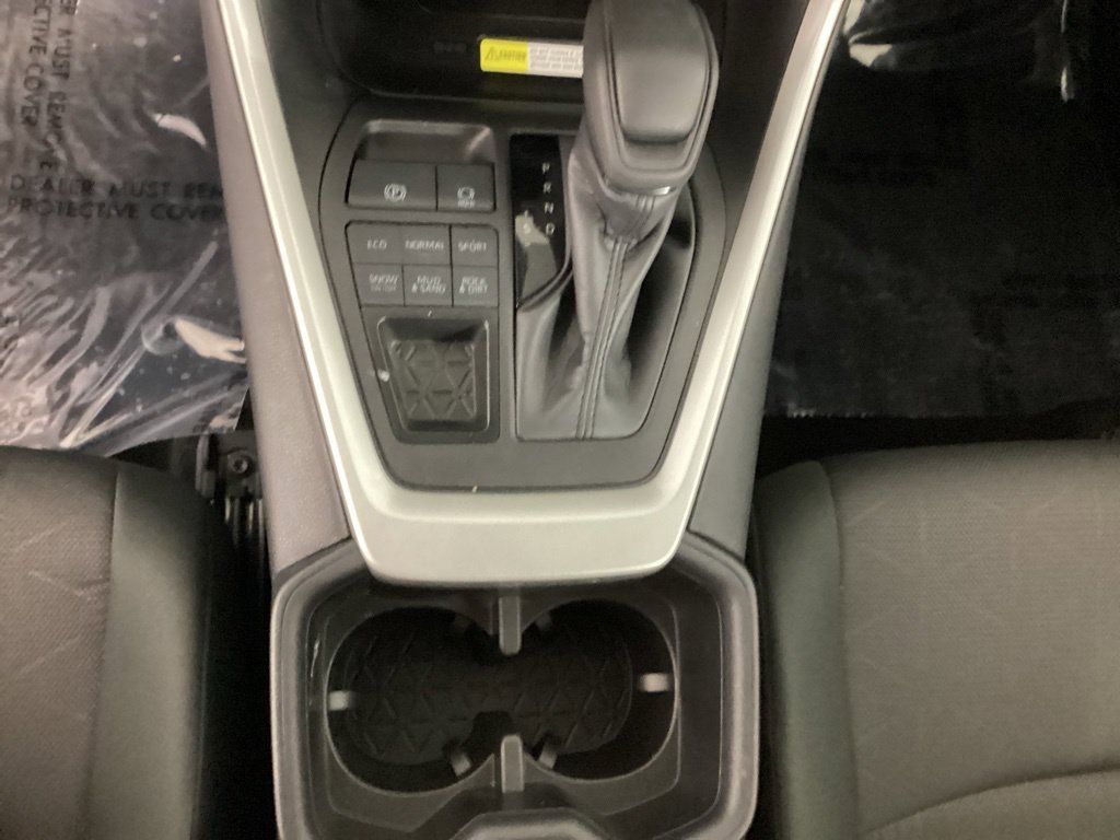 Used 2025 Toyota RAV4 XLE AWD/4WD image 20