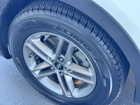 Used 2017 Hyundai Santa Fe Sport AWD/4WD image 20