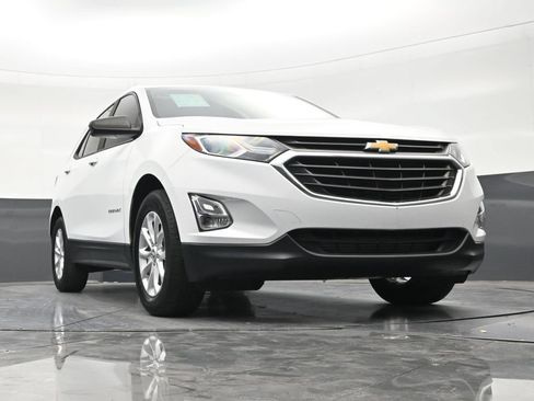 Used 2020 Chevrolet Equinox LS FWD image 27
