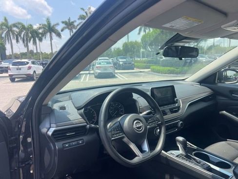 Used 2023 Nissan Altima 2.5 SV FWD image 23