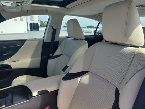 Certified 2023 Lexus ES 250 w/ Premium Package AWD/4WD image 20