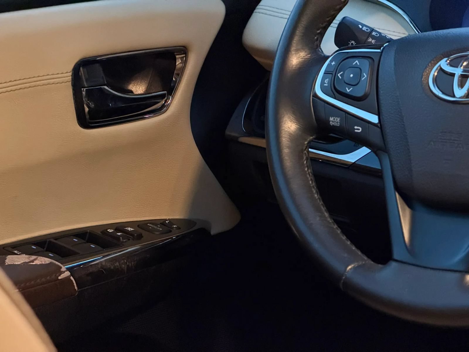 Used 2015 Toyota Avalon XLE FWD image 18