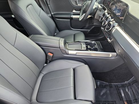 Used 2026 Mercedes-Benz GLB 250 image 13