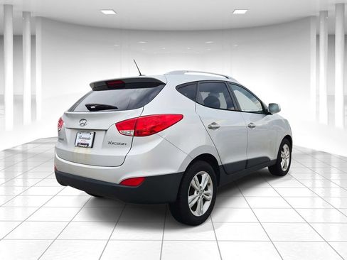 Used 2010 Hyundai Tucson GLS w/ Popular Equipment Pkg 2 FWD image 3