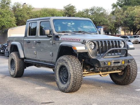 Used 2021 Jeep Gladiator Rubicon AWD/4WD image 2