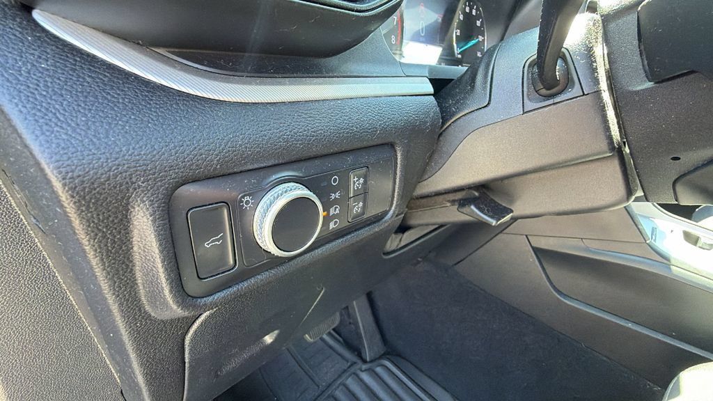 Used 2020 Ford Explorer XLT w/ Comfort Package AWD/4WD image 15