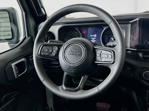 Used 2024 Jeep Wrangler Unlimited AWD/4WD image 18