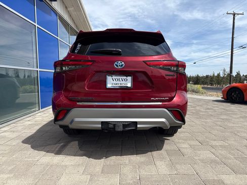 Used 2021 Toyota Highlander Platinum AWD/4WD image 6