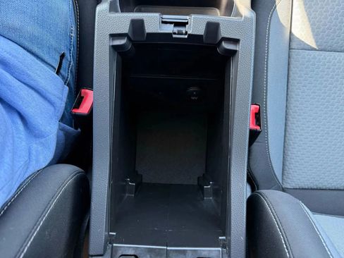 Used 2017 Ford Escape SE image 40