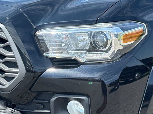 Used 2020 Toyota Tacoma SR5 AWD/4WD image 51