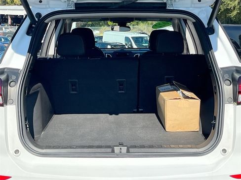 Used 2022 Chevrolet Equinox LT image 24