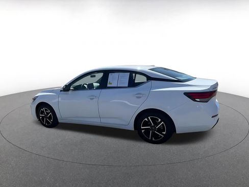 Used 2025 Nissan Sentra SV image 10