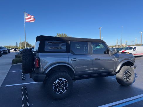 Used 2022 Ford Bronco Outer Banks image 6