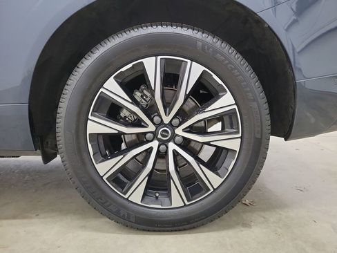 Certified 2024 Volvo XC60 B5 Plus w/ Protection Package Premier image 12