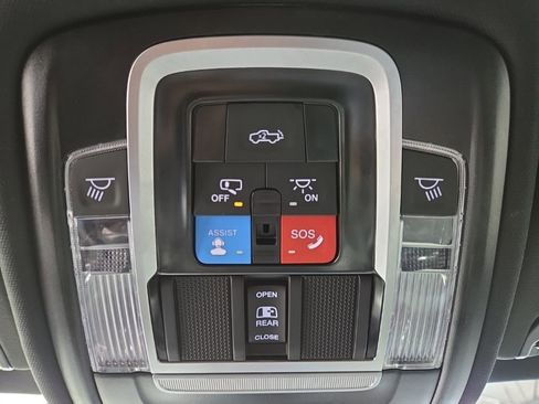 New 2026 RAM 1500 4x4 Crew Cab image 30