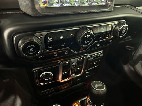 Used 2023 Jeep Wrangler Unlimited Sport AWD/4WD image 9