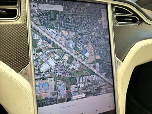 Used 2017 Tesla Model X 100D AWD/4WD image 23