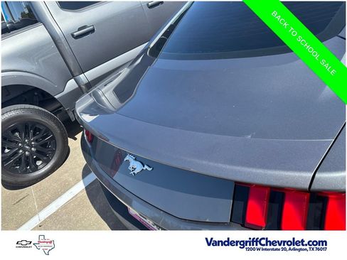 Used 2025 Ford Mustang Coupe RWD image 6