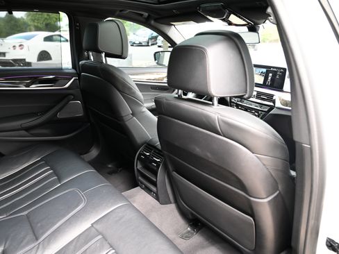 Used 2021 BMW M550i xDrive w/ Executive Package AWD/4WD image 49