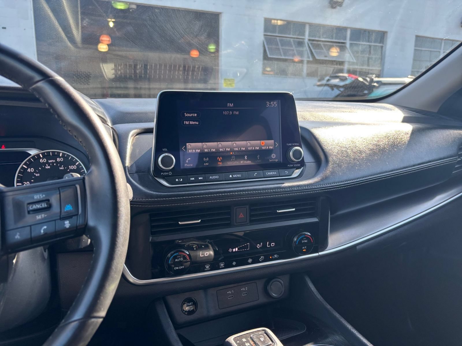 Used 2025 Nissan Rogue SV FWD image 16